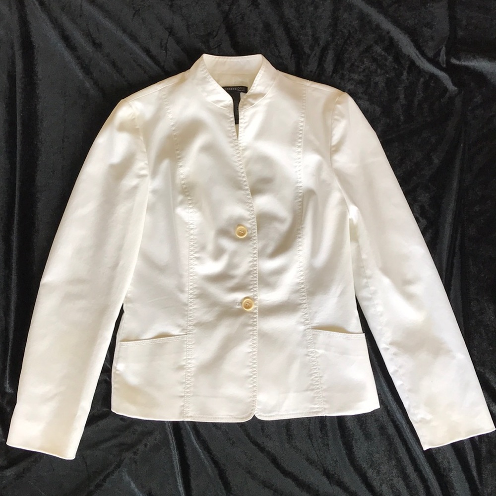 Kenneth Cole(NY) Sz 8, off white, 2-button, blazer